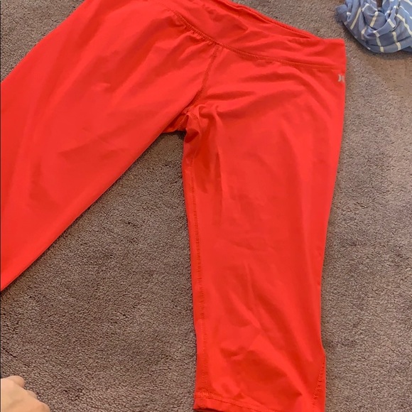 Hurley • Cropped Workout Leggings - Picture 3 of 3